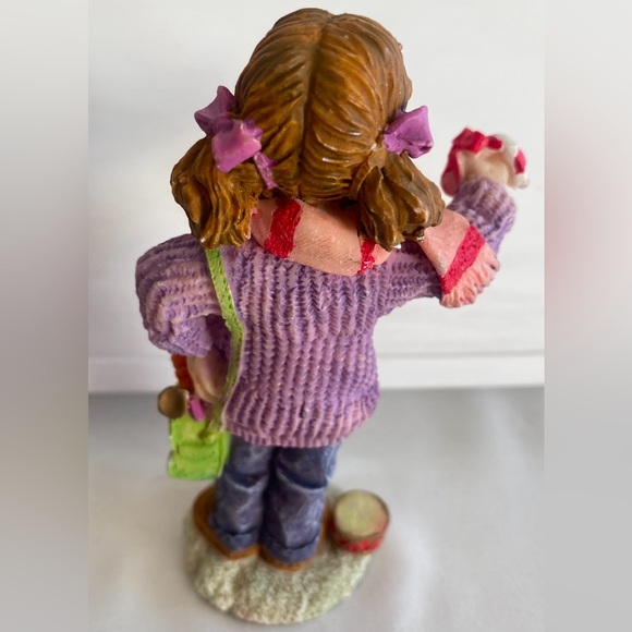 K's Collection Christmas Decor Girl Figurine - Picture 2 of 2